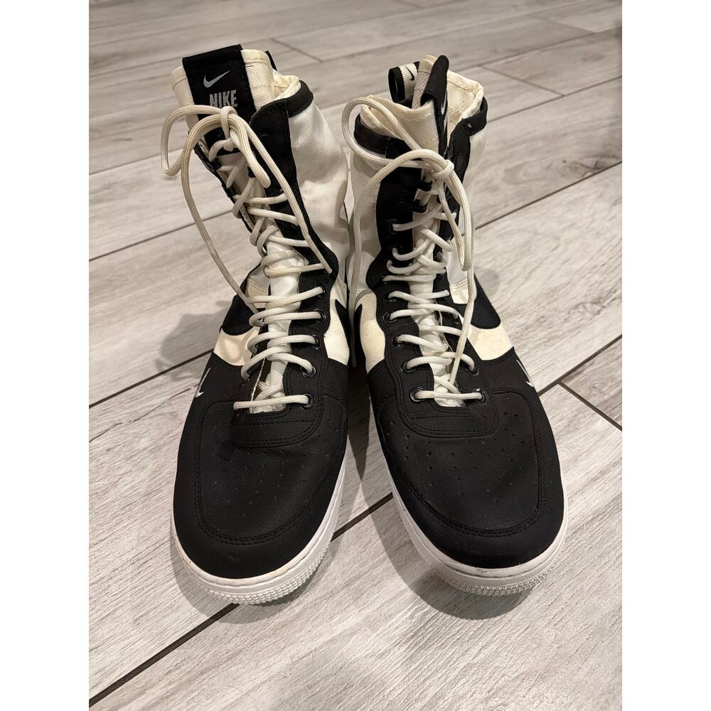 Nike Air Force One High Panda Men’s Size 13. 86024-100